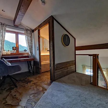 Alpenchalet Tirol * フィルス